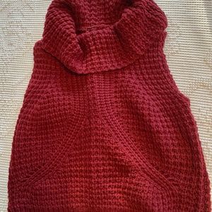 Red Sleeveless Turtleneck